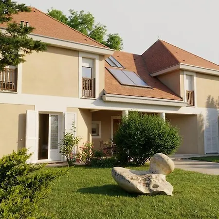 Vaste Et Confortable Maison A La Campagne *