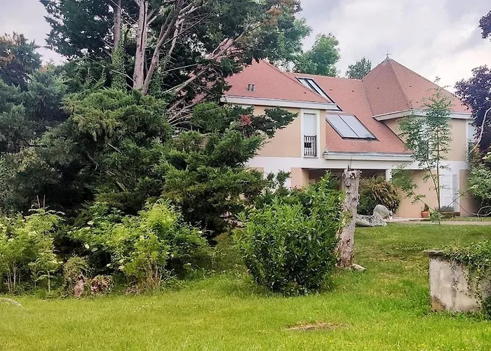 Vaste Et Confortable Maison A La Campagne *